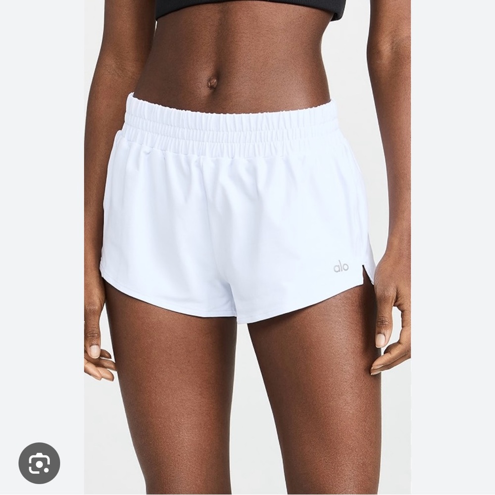 ALO Yoga Women's White Dolphin Shorts, size Small